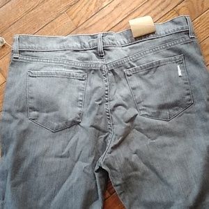 Old Navy Jeans - ❤️NEW❤️ Gray Distressed Jeans Plus Size Old Navy Jeans - ❤️NEW❤️ Gray Distressed Jeans Plus Size